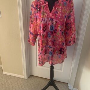 Floral Pink V-Notch Women's Top Lightweight Size M From Princess Cruises